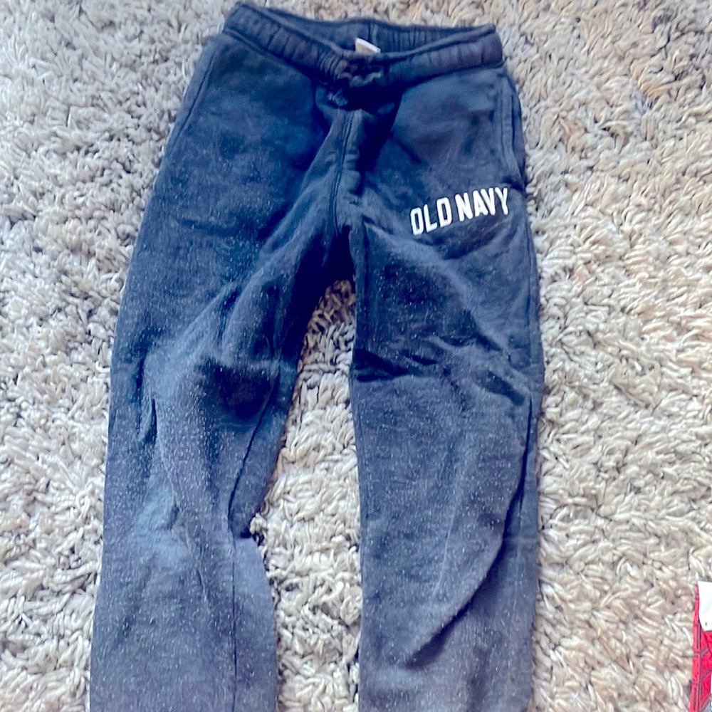 Old navy size 5t sweats